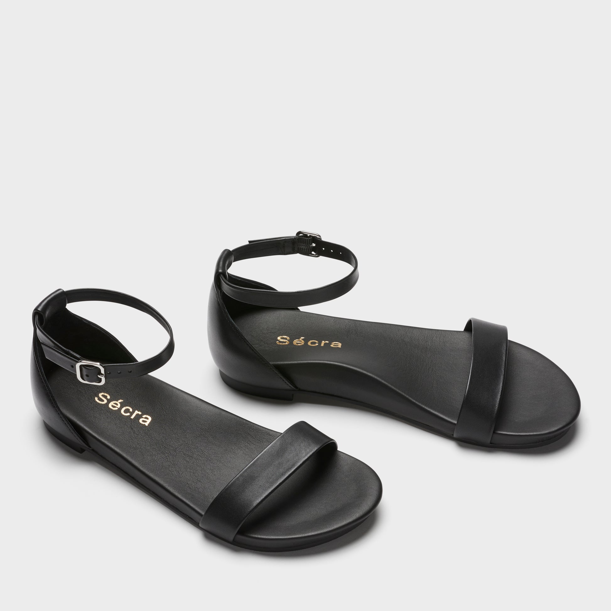 Poppy - Black